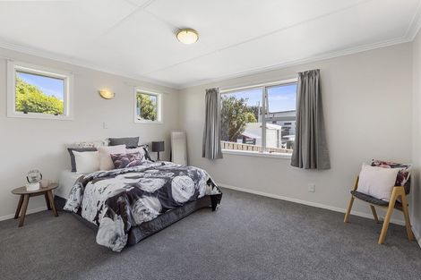 Photo of property in 130 Main Road, Titahi Bay, Porirua, 5022