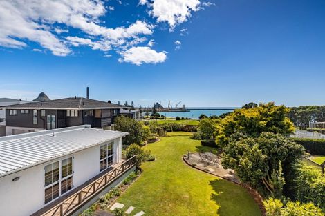 Photo of property in 84 Whiteley Street, Moturoa, New Plymouth, 4310