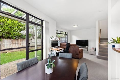 Photo of property in 1/2 Armoy Drive, East Tamaki, Auckland, 2016