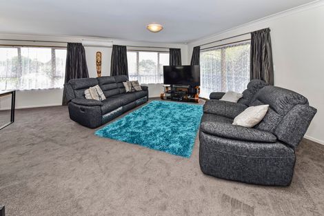 Photo of property in 28 Kavanagh Place, Opaheke, Papakura, 2113