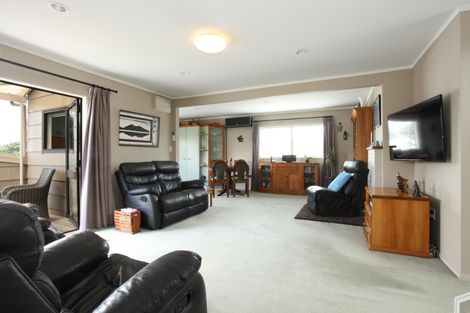 Photo of property in 28 James Street, Raglan, 3225