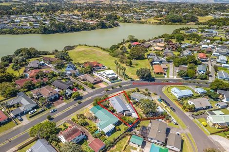 Photo of property in 18 Riverside Drive, Waiuku, 2123