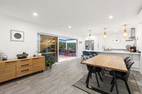 Photo of property in 25 Elizabeth Street, Orewa, 0931