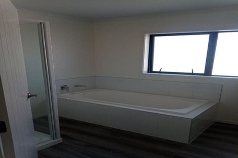 Photo of property in 35a Northall Road, New Lynn, Auckland, 0600