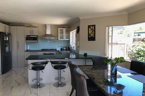 Photo of property in 100 Westerham Drive, Dannemora, Auckland, 2016