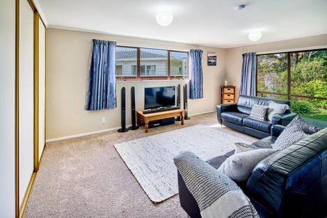 Photo of property in 8 Balliol Drive, Tawa, Wellington, 5028