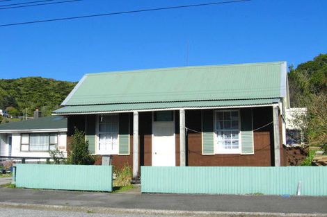Photo of property in 32 Murray Street, Greymouth, 7805