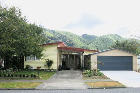 Photo of property in 31 California Drive, Totara Park, Upper Hutt, 5018
