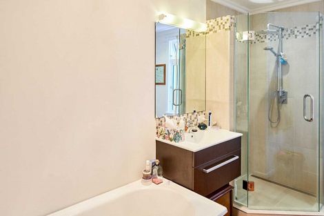 Photo of property in 57 Marine Parade, Eastbourne, Lower Hutt, 5013