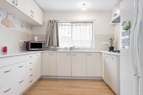 Photo of property in 66a Parrs Cross Road, Henderson, Auckland, 0612