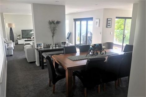 Photo of property in 49a Renoir Street, West Harbour, Auckland, 0618