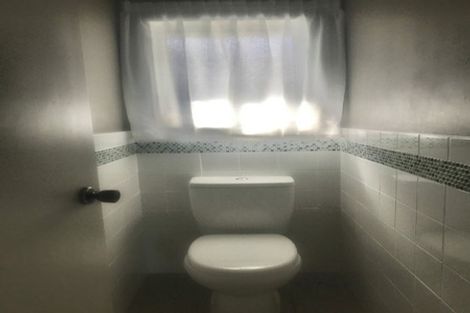 Photo of property in 17 Poplar Road, Stanmore Bay, Whangaparaoa, 0932