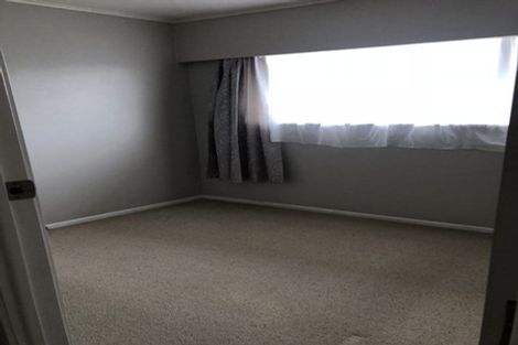 Photo of property in 1/13 Brouder Place, Hillpark, Auckland, 2102