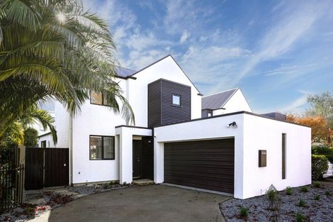 Photo of property in 32 Oakford Close, Riccarton, Christchurch, 8011