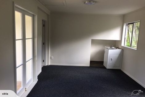 Photo of property in 2/5 Wyvern Place, Glenfield, Auckland, 0629