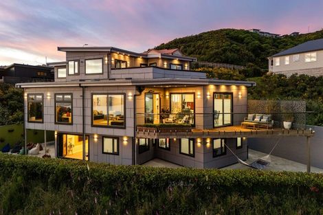 Photo of property in 35 Grumman Lane, Newlands, Wellington, 6037