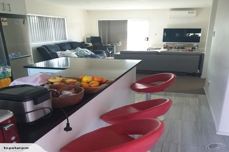 Photo of property in 13 Sohum Place, Manukau, Auckland, 2104