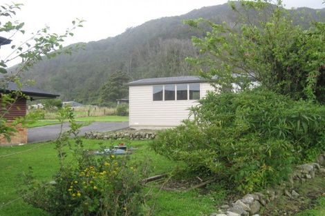 Photo of property in 12a Cargills Road, Barrytown, Runanga, 7873