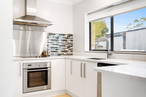 Photo of property in 24a Kotuku Street, Te Atatu Peninsula, Auckland, 0610