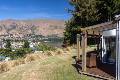 Photo of property in 12 Hillview Place, Wanaka, 9305