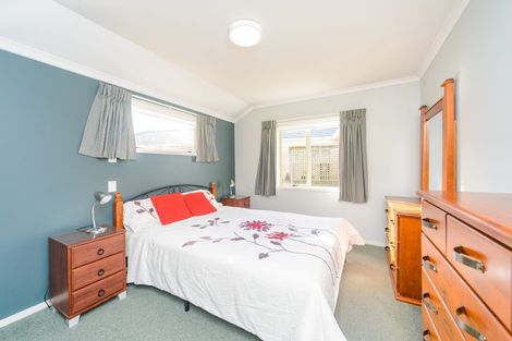 Photo of property in 9 Foxtail Fern, Kelvin Grove, Palmerston North, 4414