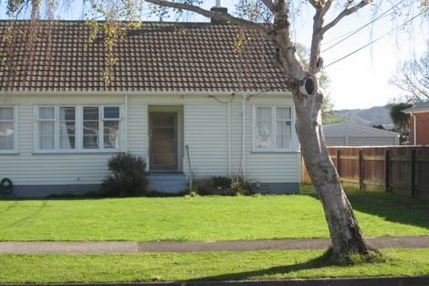 Photo of property in 10 Cole Street, Naenae, Lower Hutt, 5011