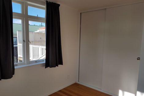 Photo of property in 176 Beach Haven Road, Beach Haven, Auckland, 0626