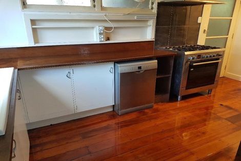 Photo of property in 50 Connaught Terrace, Brooklyn, Wellington, 6021