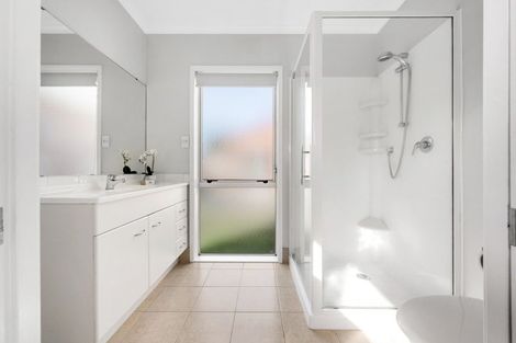 Photo of property in 6 Shrule Place, East Tamaki, Auckland, 2013