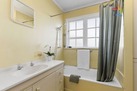 Photo of property in 1/95 Whites Line East, Waiwhetu, Lower Hutt, 5010