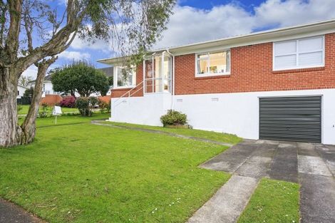 Photo of property in 1/19 Pupuke Road, Takapuna, Auckland, 0622