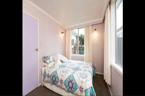 Photo of property in 7 Peace Avenue, Moturoa, New Plymouth, 4310