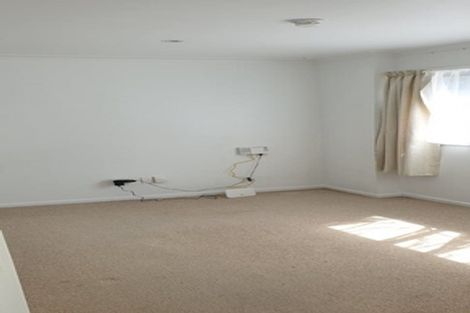 Photo of property in 2/149 Colwill Road, Massey, Auckland, 0614