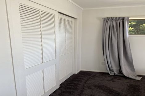 Photo of property in 1 Elsted Place, Goodwood Heights, Auckland, 2105