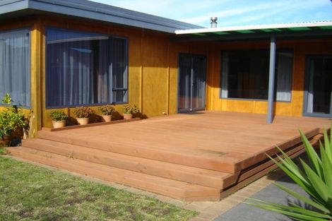 Photo of property in 9 Hohiria Street, Waikanae Beach, Waikanae, 5036