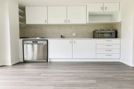 Photo of property in 28a Waimumu Road, Massey, Auckland, 0614