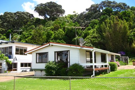 Photo of property in 12 Matakatia Parade, Matakatia, Whangaparaoa, 0930