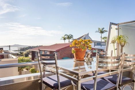 Photo of property in 2/14 Takutai Avenue, Bucklands Beach, Auckland, 2012