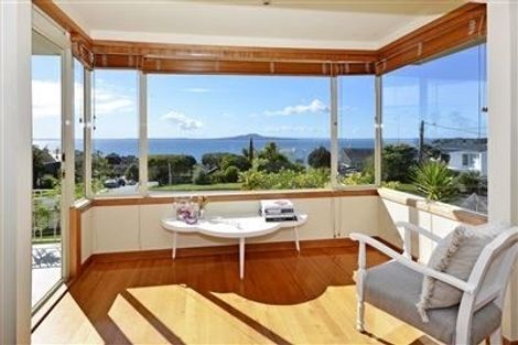 Photo of property in 28 Churchill Road, Murrays Bay, Auckland, 0630