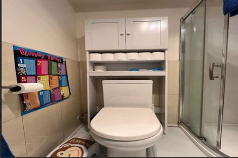 Photo of property in 24 Bond Crescent, Forrest Hill, Auckland, 0620