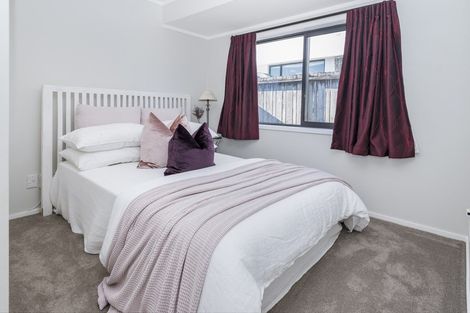 Photo of property in 50 Loloma Drive, Half Moon Bay, Auckland, 2012