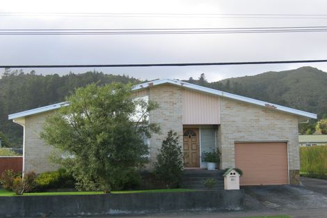 Photo of property in 309 Stokes Valley Road, Stokes Valley, Lower Hutt, 5019