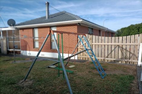 Photo of property in 5 Sutton Crescent, Papatoetoe, Auckland, 2025