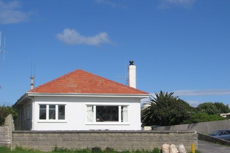 Photo of property in 62 Marine Parade, Mount Maunganui, 3116