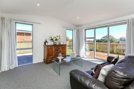 Photo of property in 6b Burns Street, Westown, New Plymouth, 4310