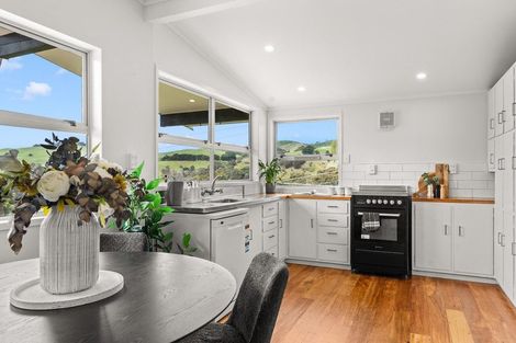 Photo of property in 307 Ruakokoputuna Road, Ruakokoputuna, Martinborough, 5781