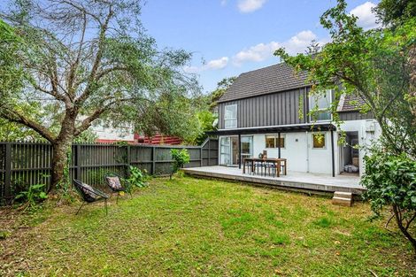 Photo of property in 1/25 Archers Road, Hillcrest, Auckland, 0629