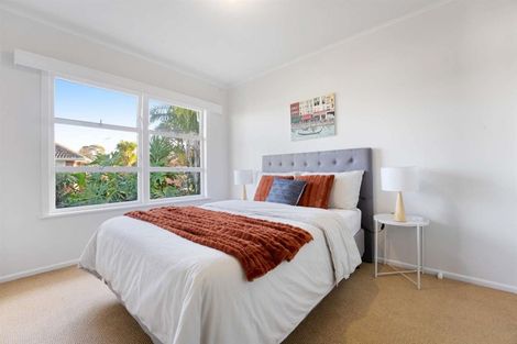 Photo of property in 1/22 Margaret Place, Milford, Auckland, 0620