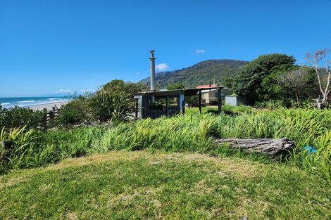 Photo of property in 21b Main Rd Ngakawau, Ngakawau, 7824