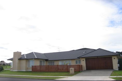 Photo of property in 98 Middlefield Drive, Flat Bush, Auckland, 2016